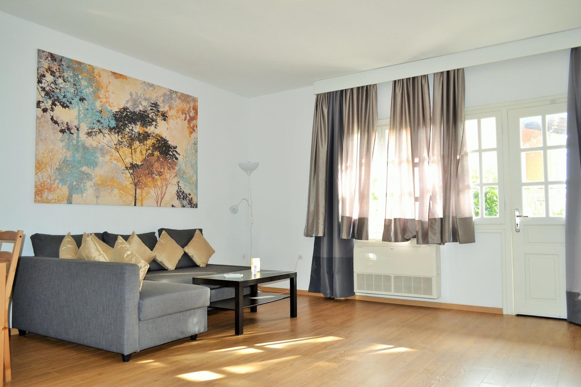 Folies Corfu Town Aparthotel 3*