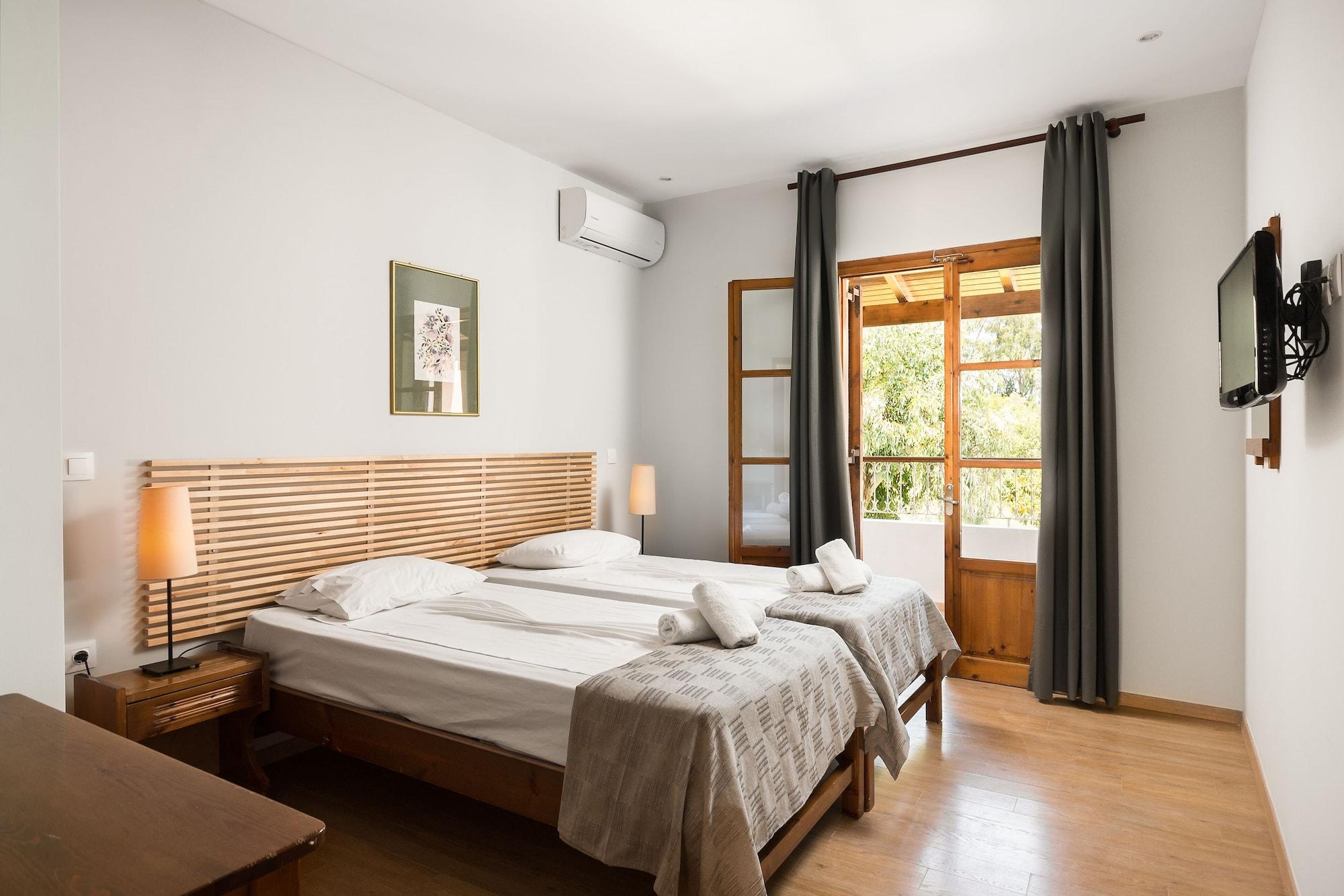 Folies Corfu Town Aparthotel 3*