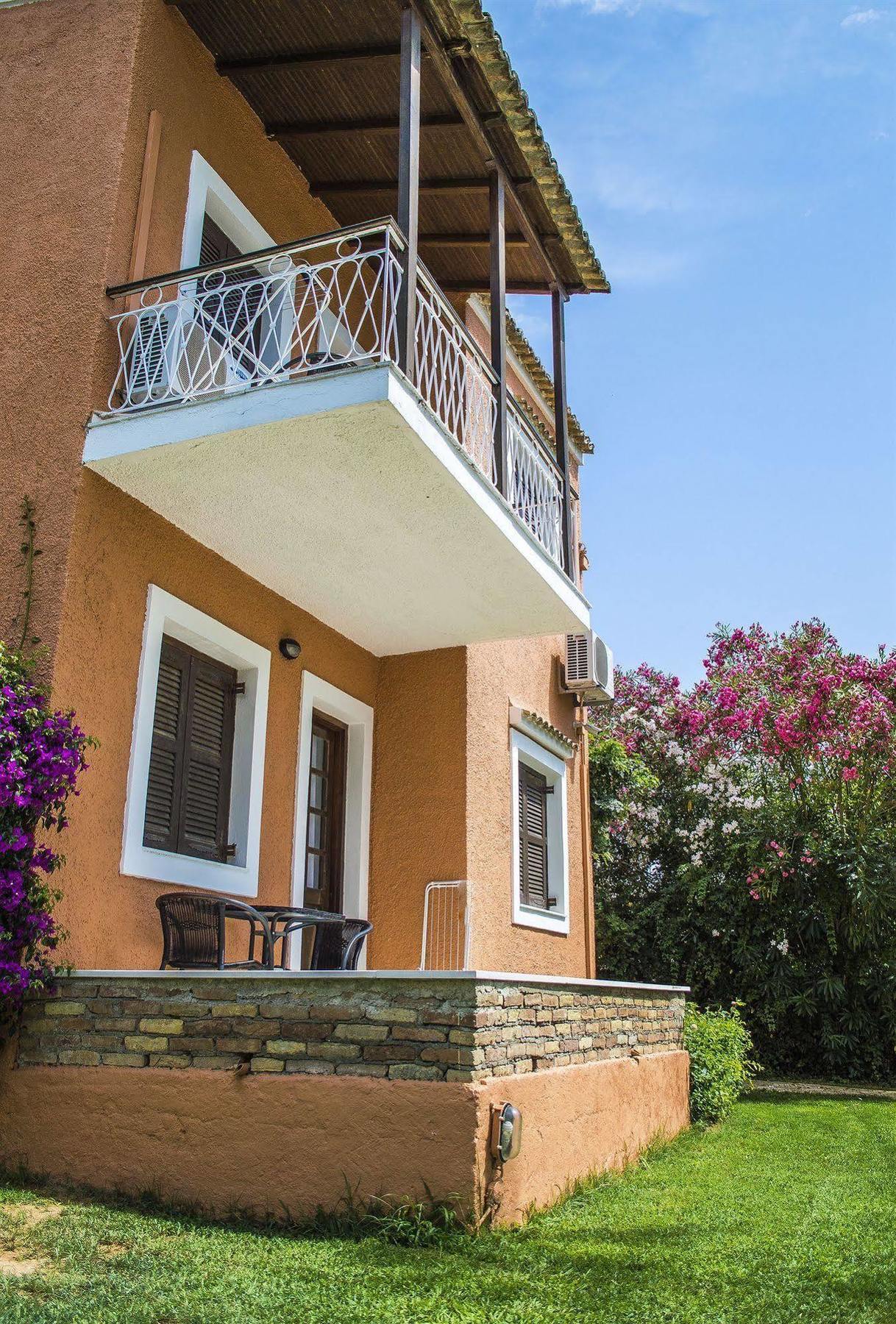 Folies Corfu Town 3* Alepou