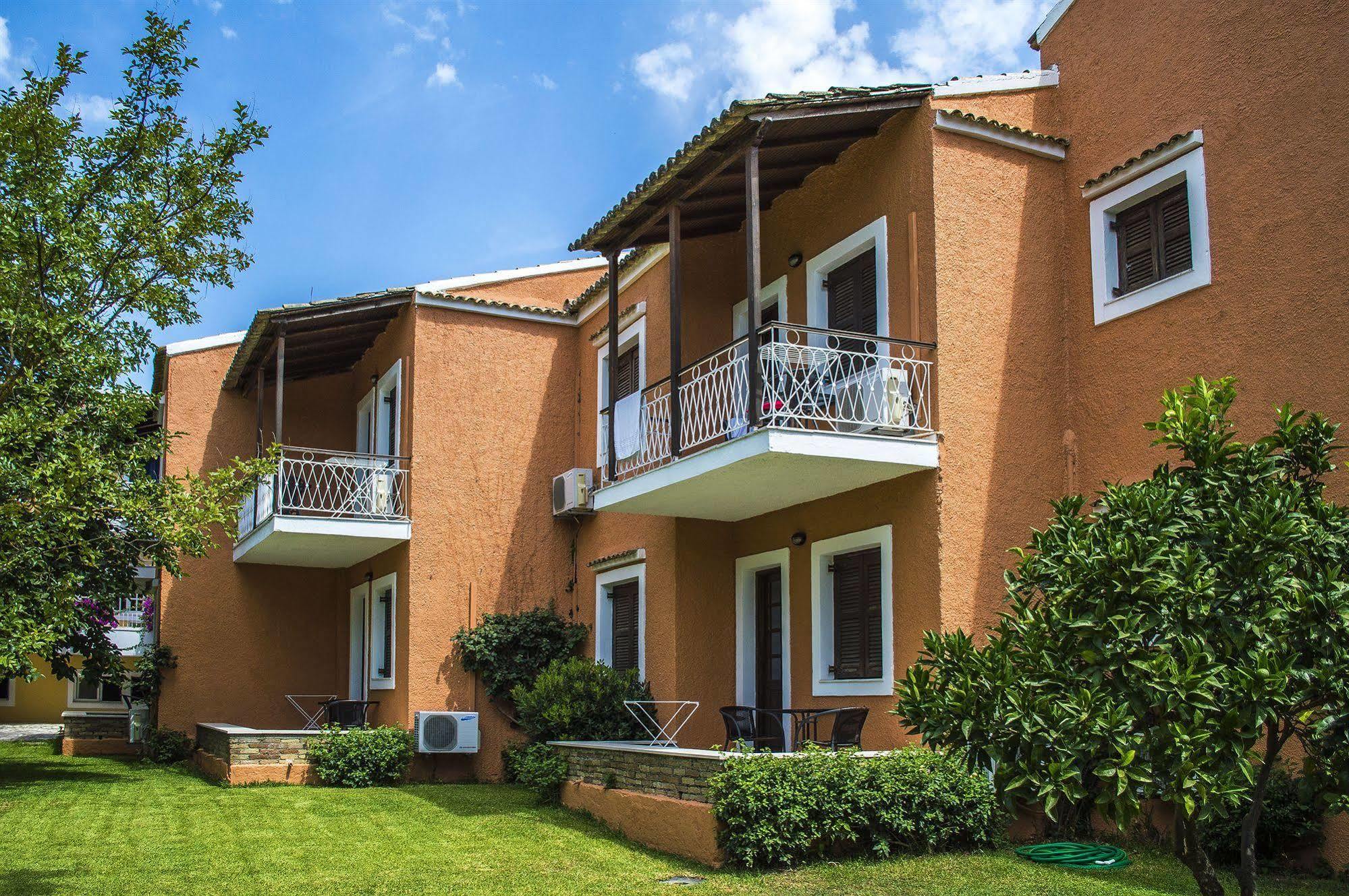 Folies Corfu Town Aparthotel 3*